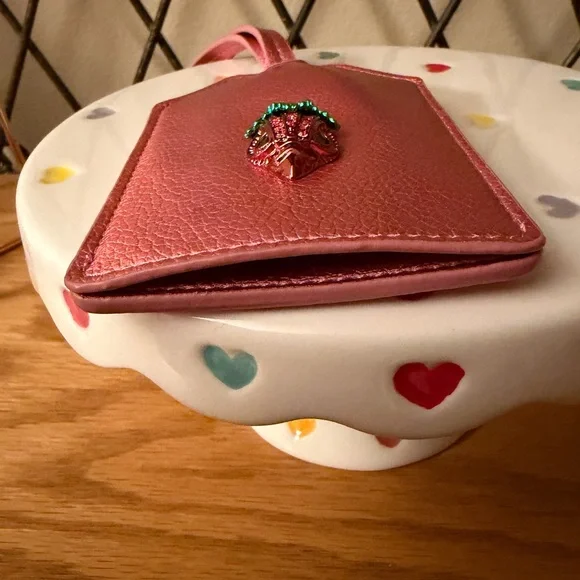 Kurt Geiger Southbank Metallic Strawberry Lanyard Nwt - Picture 5 of 6